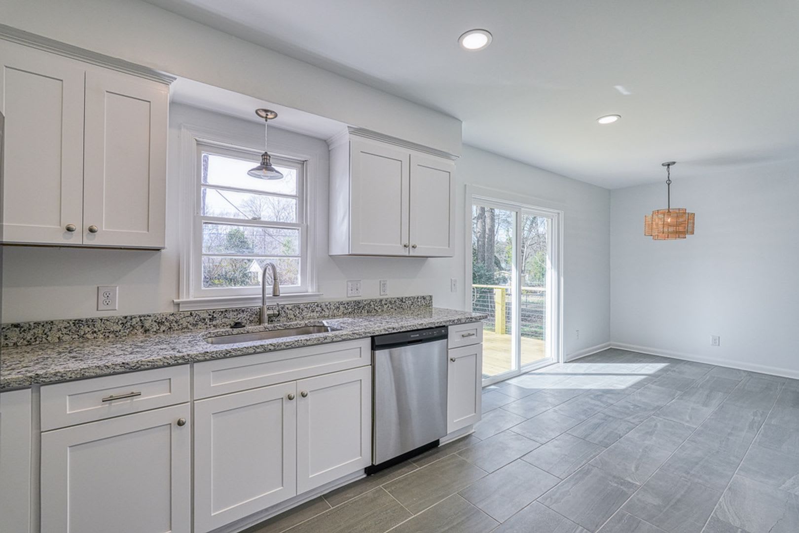 118 1st Ave – photo 2