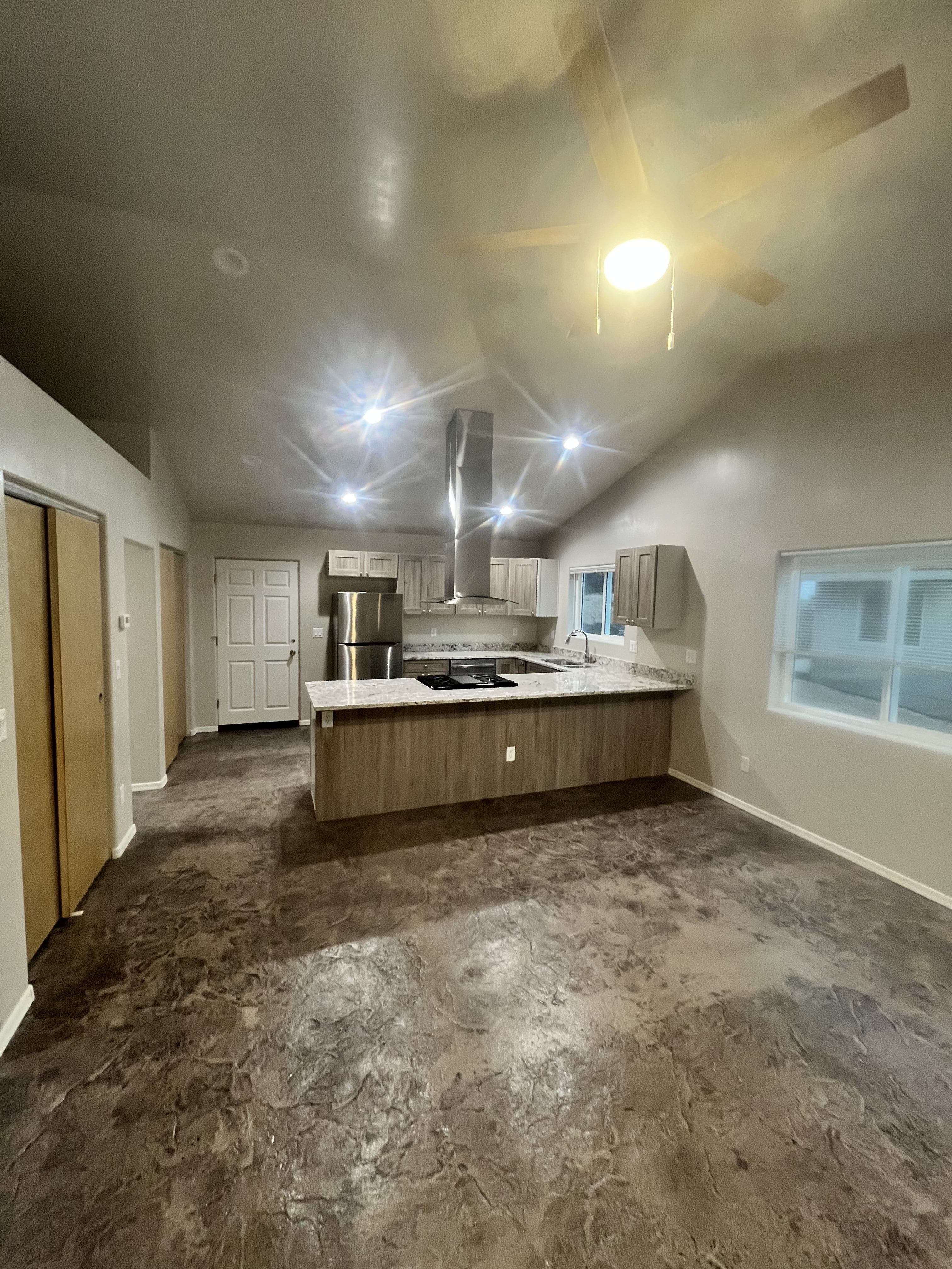 1705 East Arrowhead Avenue – photo 2