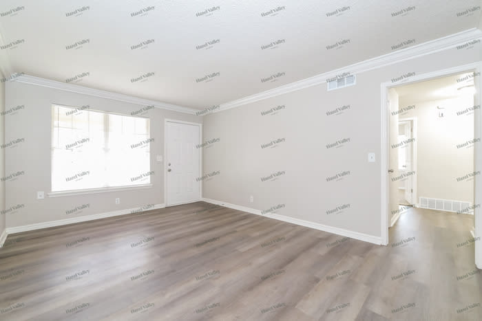 900 Northeast Katherine Place – photo 4