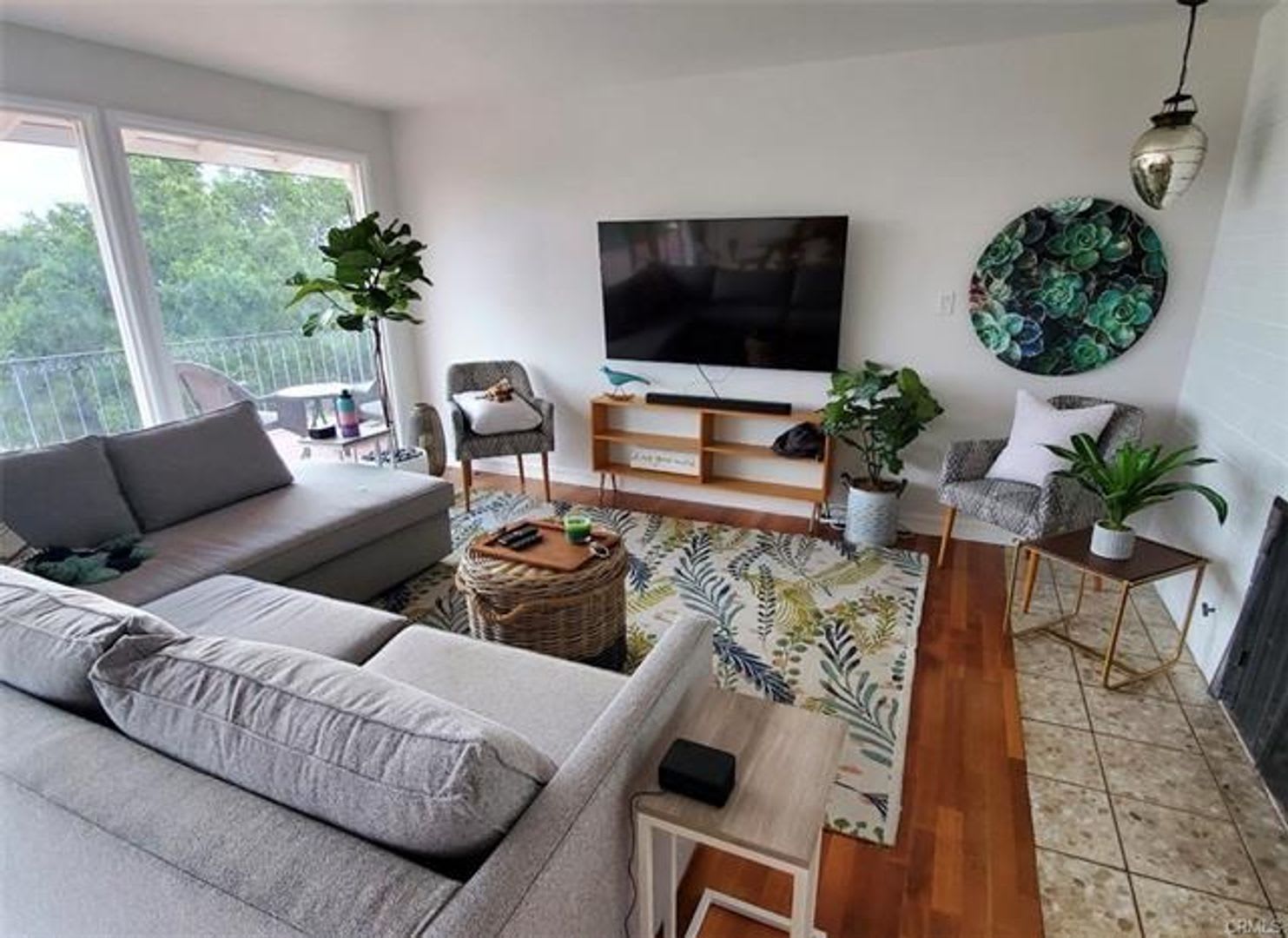 Rare multi-generational home – photo 3