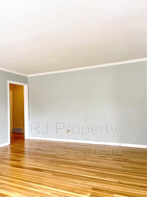 4950 Essexshire Ave – photo 4