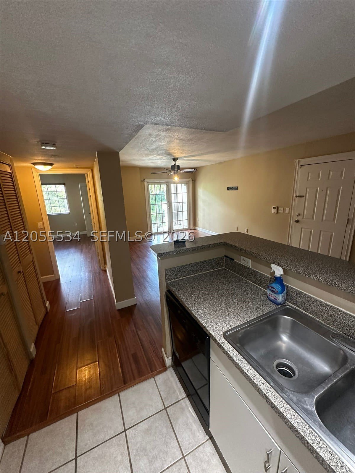 5035 Wiles Rd – photo 3