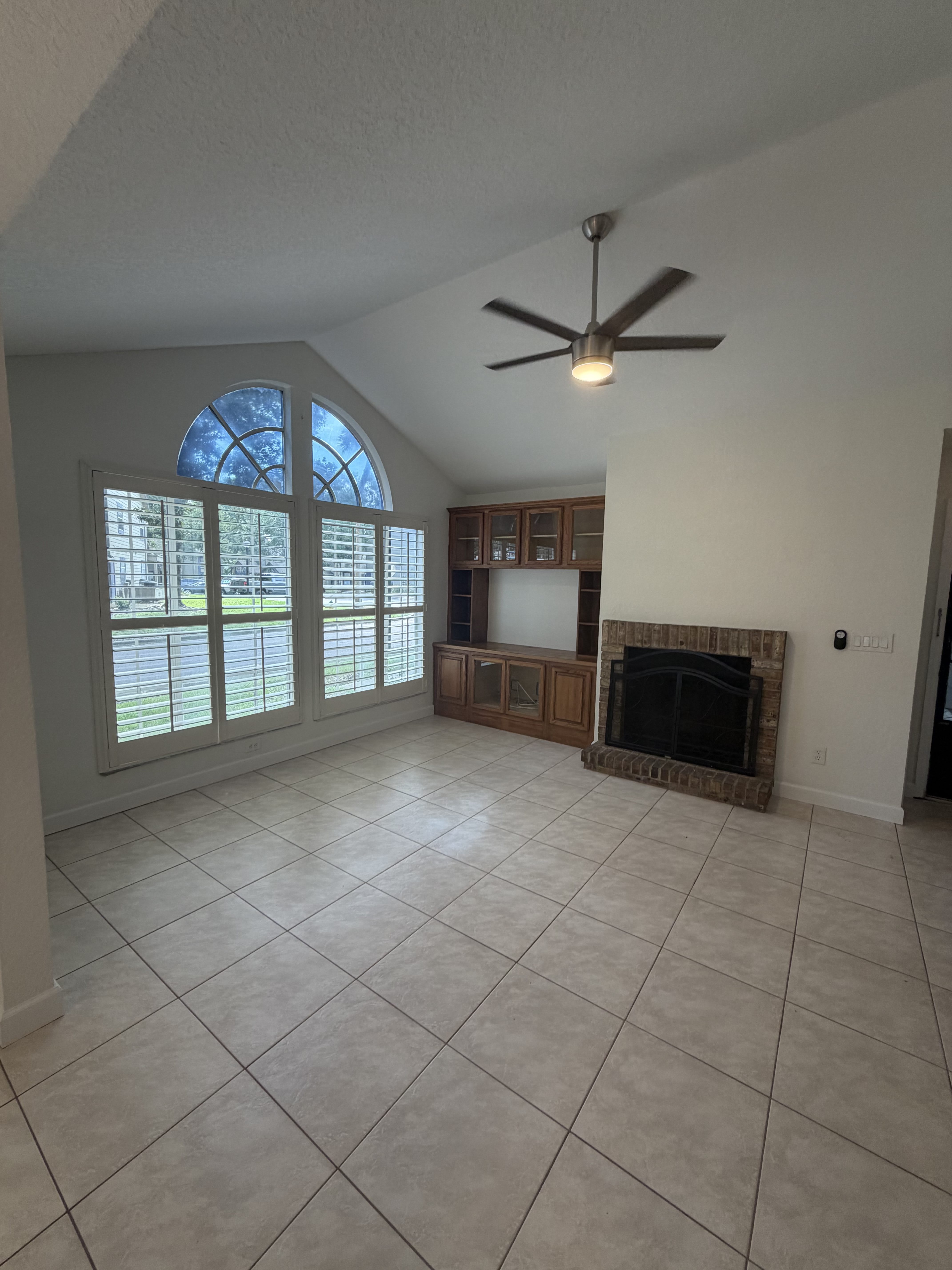 954 Forest Ridge Ct – photo 2