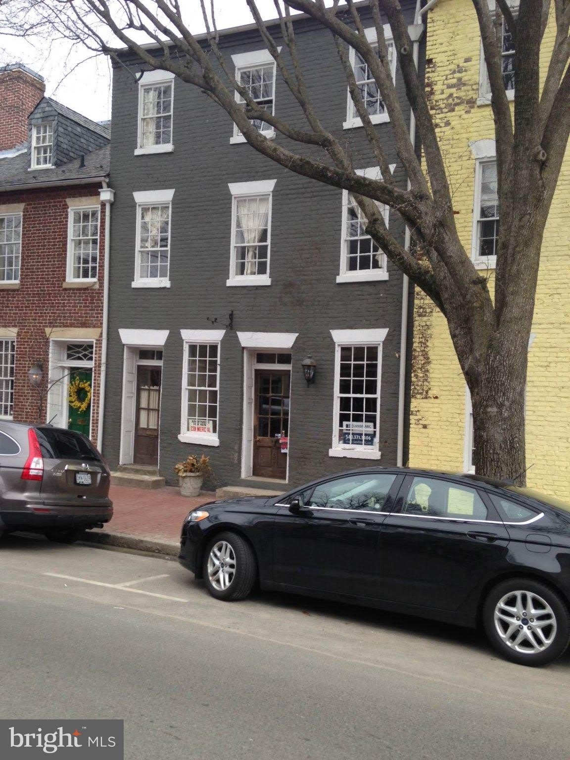 709 CAROLINE Street – photo 1