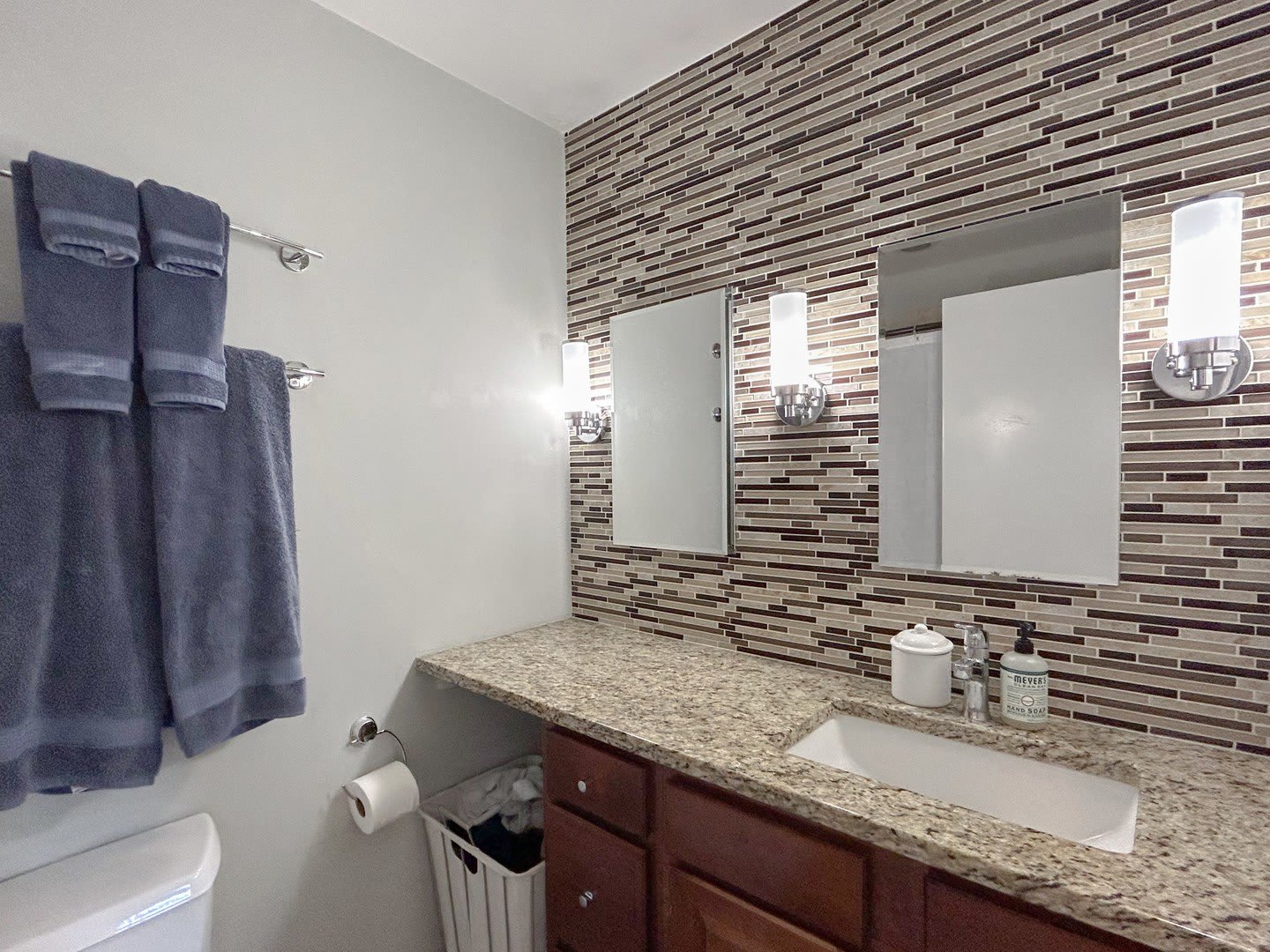 212 W Washington Street – photo 4