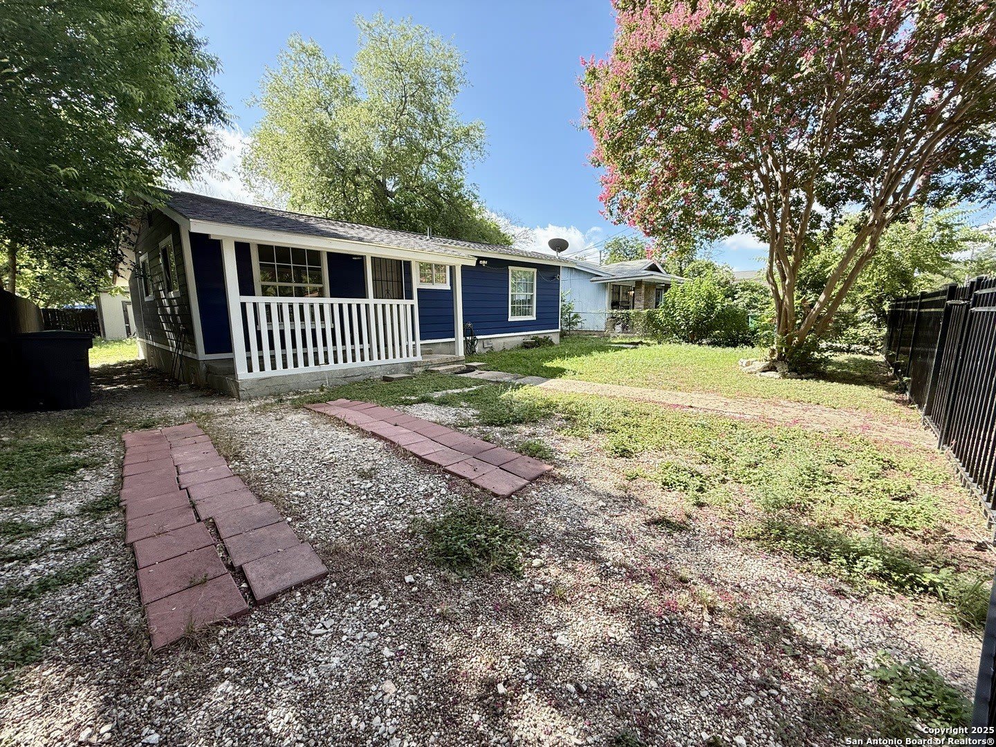 230 S SAN GABRIEL AVE – photo 3
