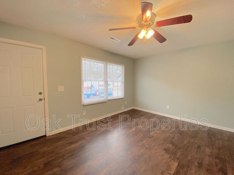 109 Red Cedar Dr – photo 3