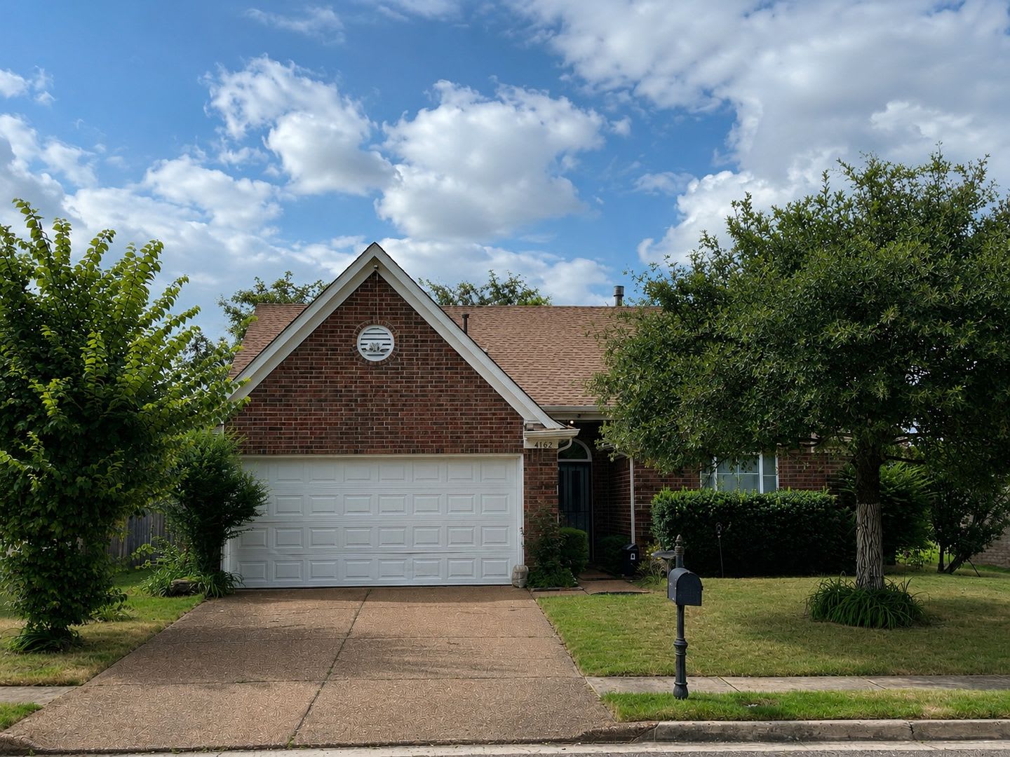 Available Now! 3 BR/ 2 BA newly renovated with NO CARPET in Shelby Woodlands – photo 1