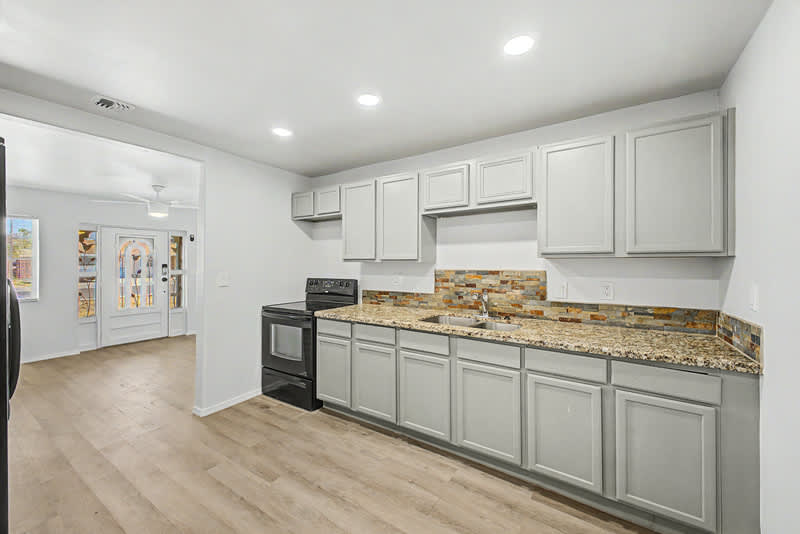 2045 E ORANGE ST – photo 3