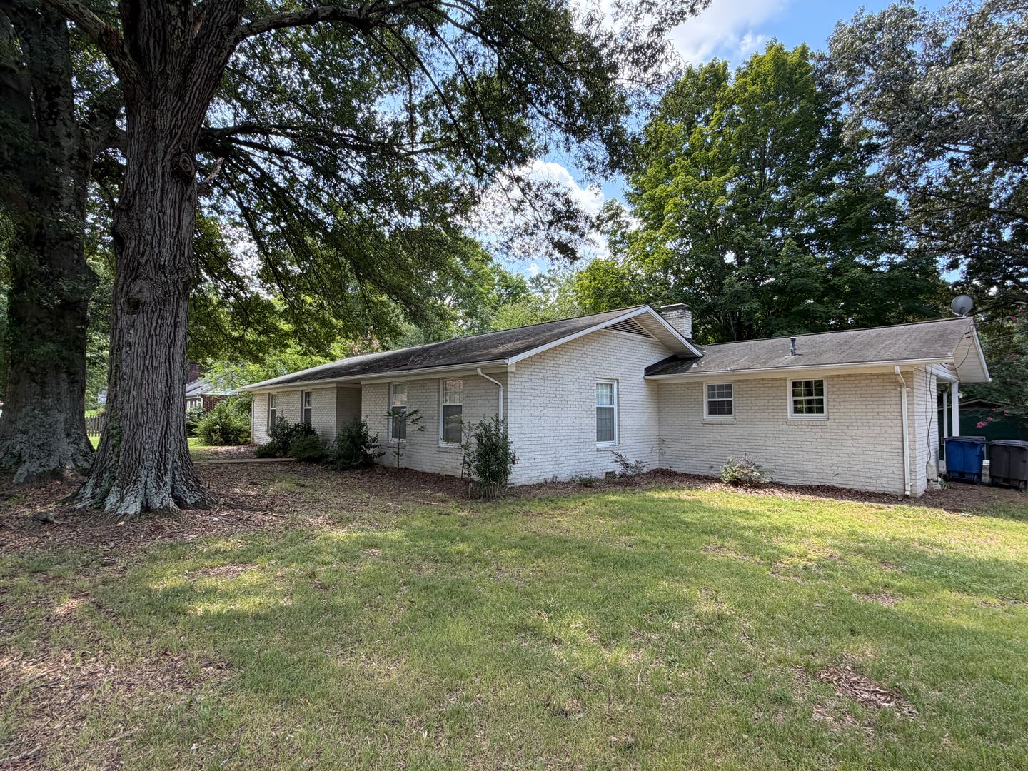 3Br Home With Sunroom Carport – photo 2