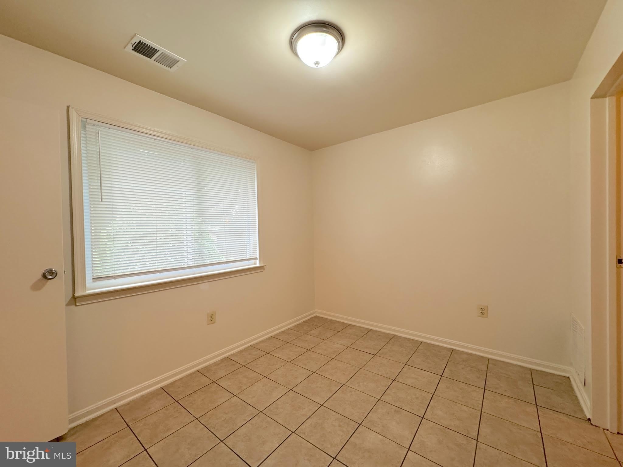 4657 LOGSDON Drive – photo 4