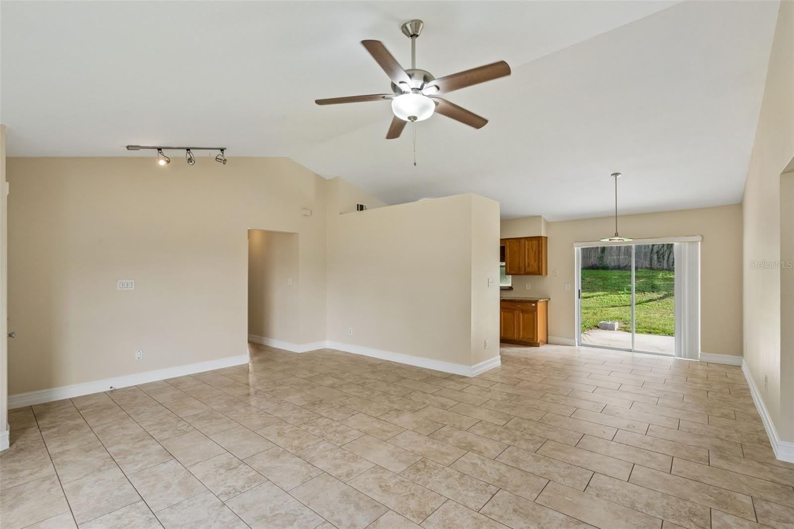7769 Barberry Dr – photo 5