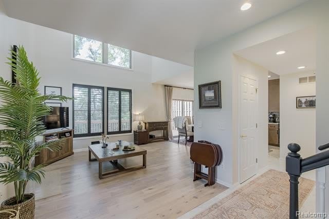 300 Stratford Lane – photo 3