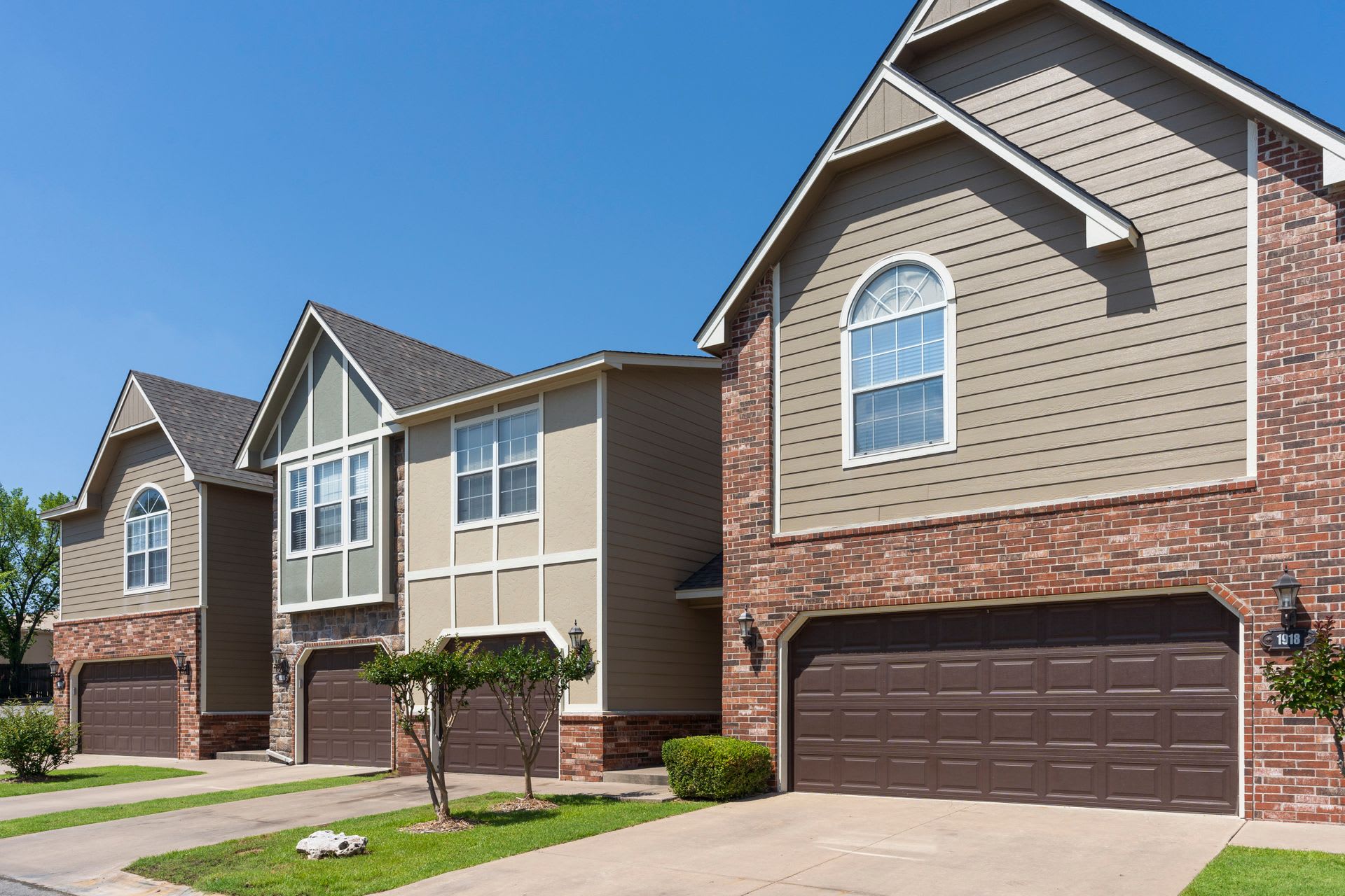 Sydney Court Townhomes – photo 2