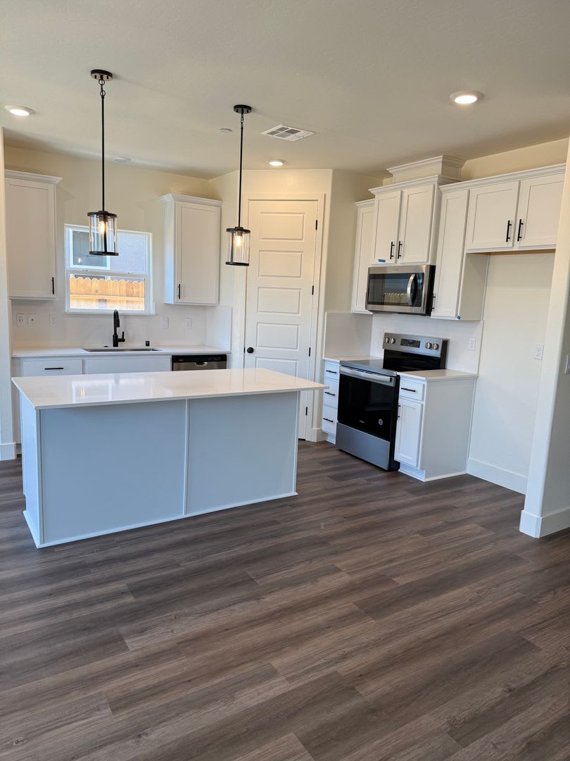 Brand New Home for rent in Visalia – photo 5