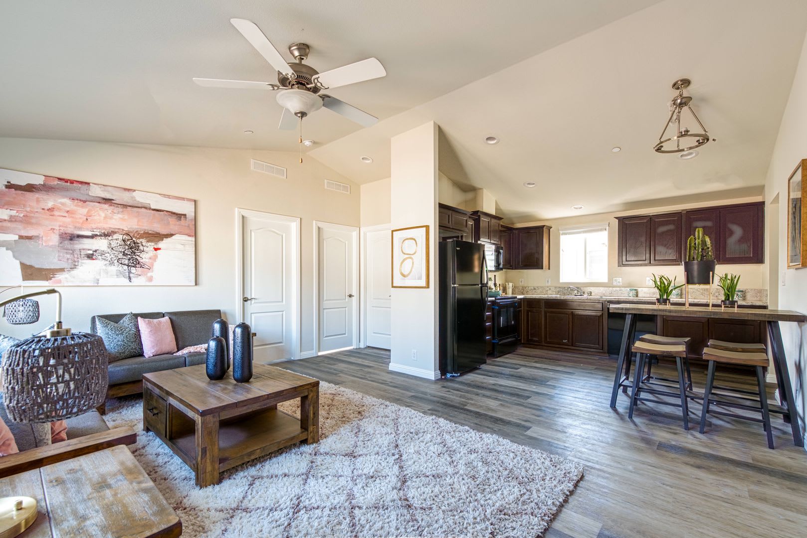 Remodeled Modern 3 Bed/2 Bath National City-Move in Promotion! – photo 3