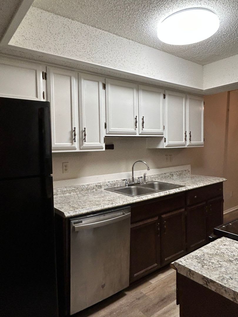 Charming 2 Bed, 1.5 Bath Townhouse in Lafayette! – photo 3