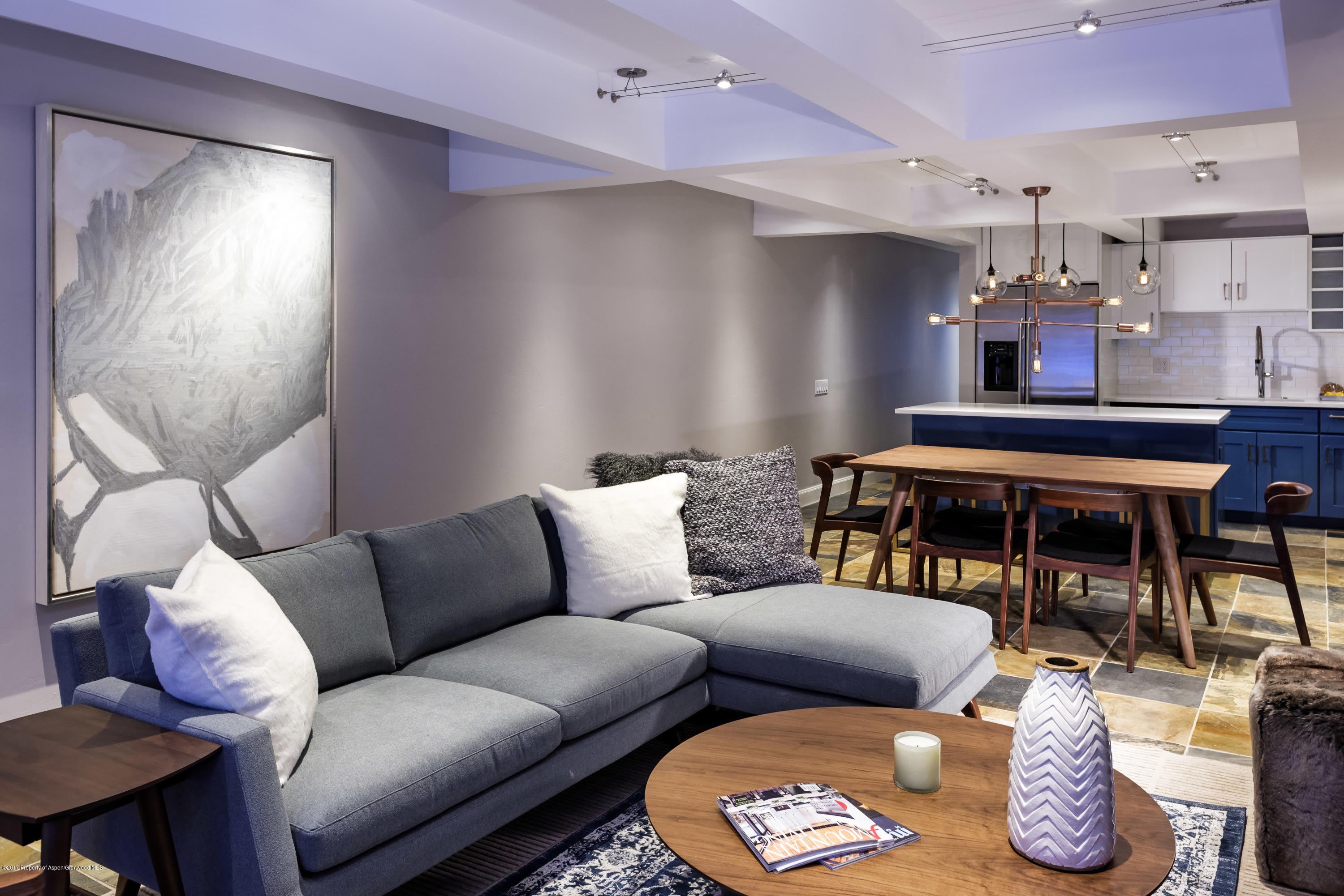 124 W Hyman Avenue – photo 3