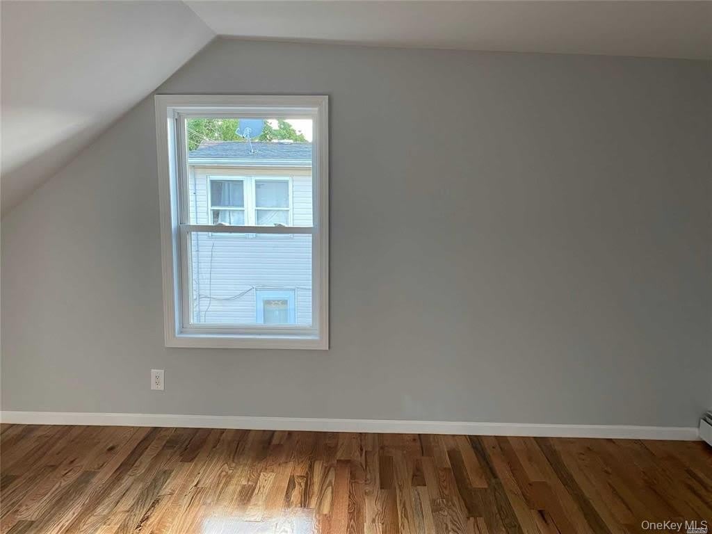 158 Rhodes Avenue – photo 3