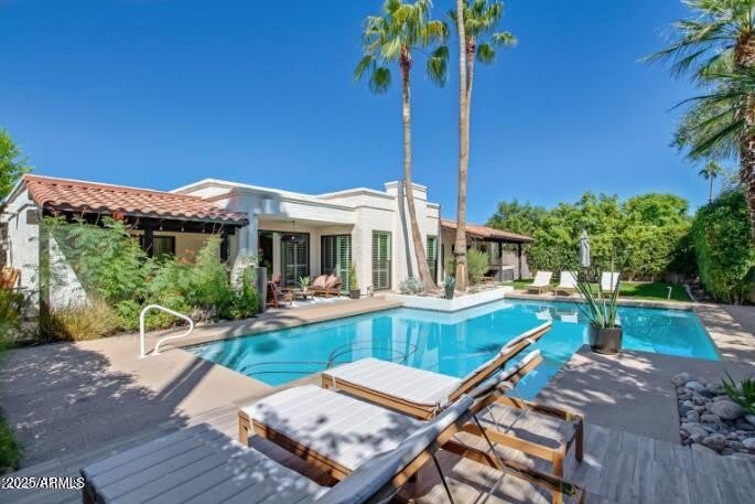 2551 E MISSOURI Avenue – photo 1