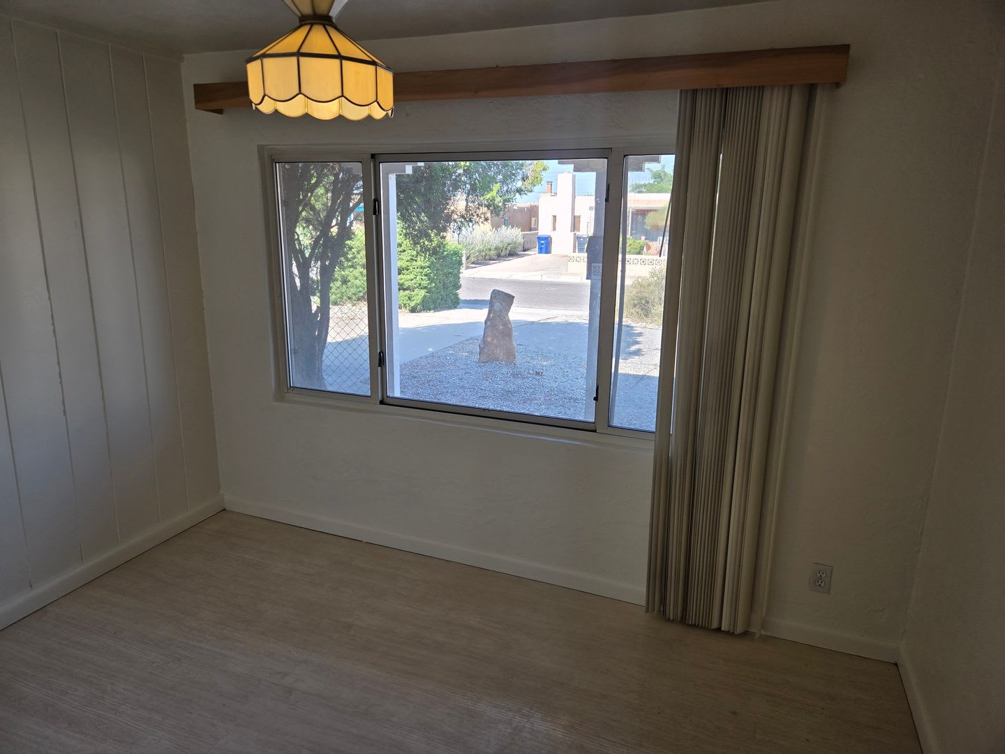 3 Bedroom 2 bathroom minutes from UNM and local shopping – photo 4