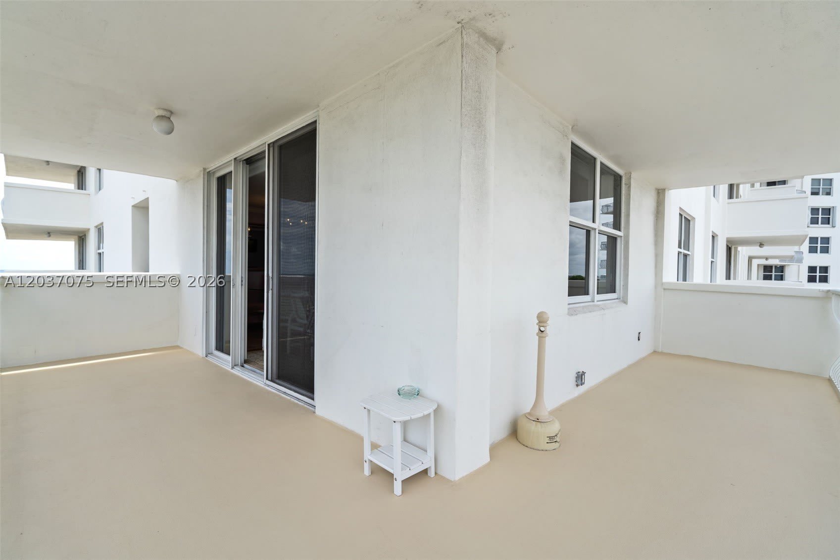1 Las Olas Cir – photo 5