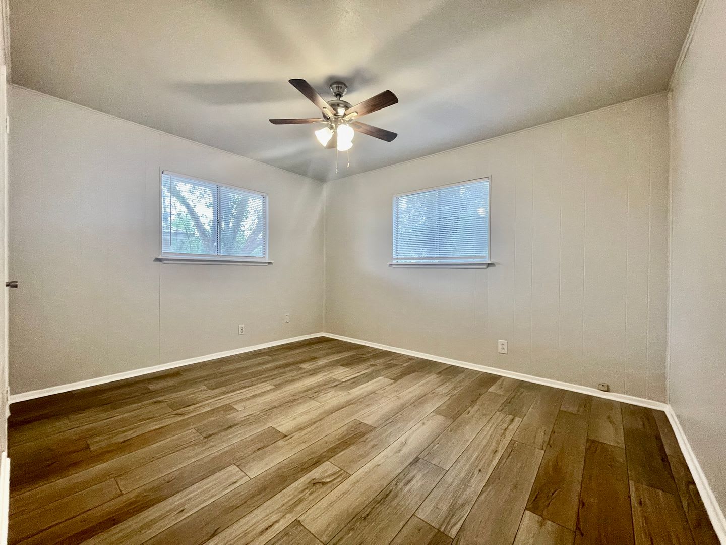 2 Bedroom 1 Bathroom Duplex Unit With Washer Dryer Connections – photo 4