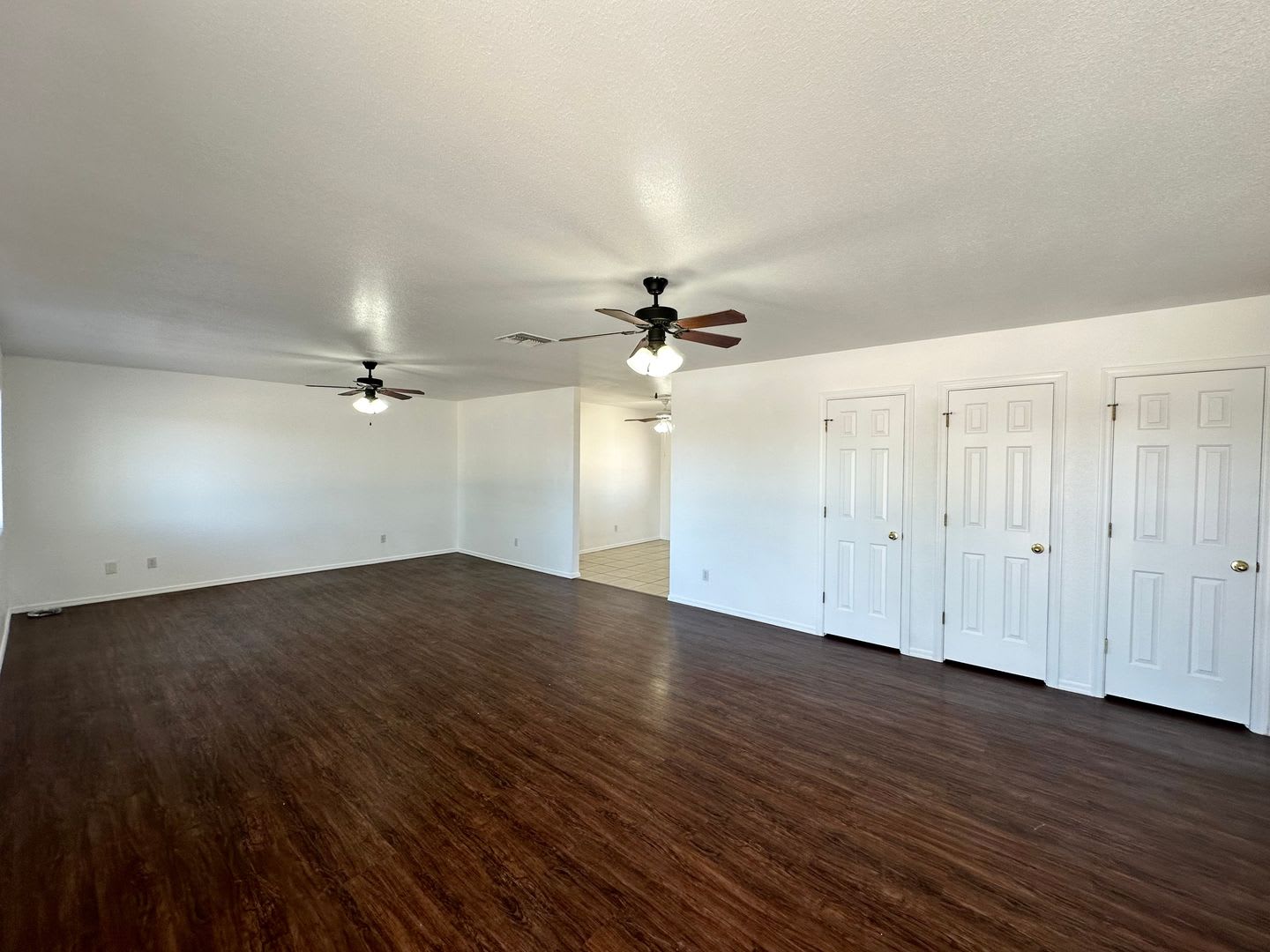 Great, 3 bedroom, 2 bathroom home in a quiet neighborhood. – photo 4