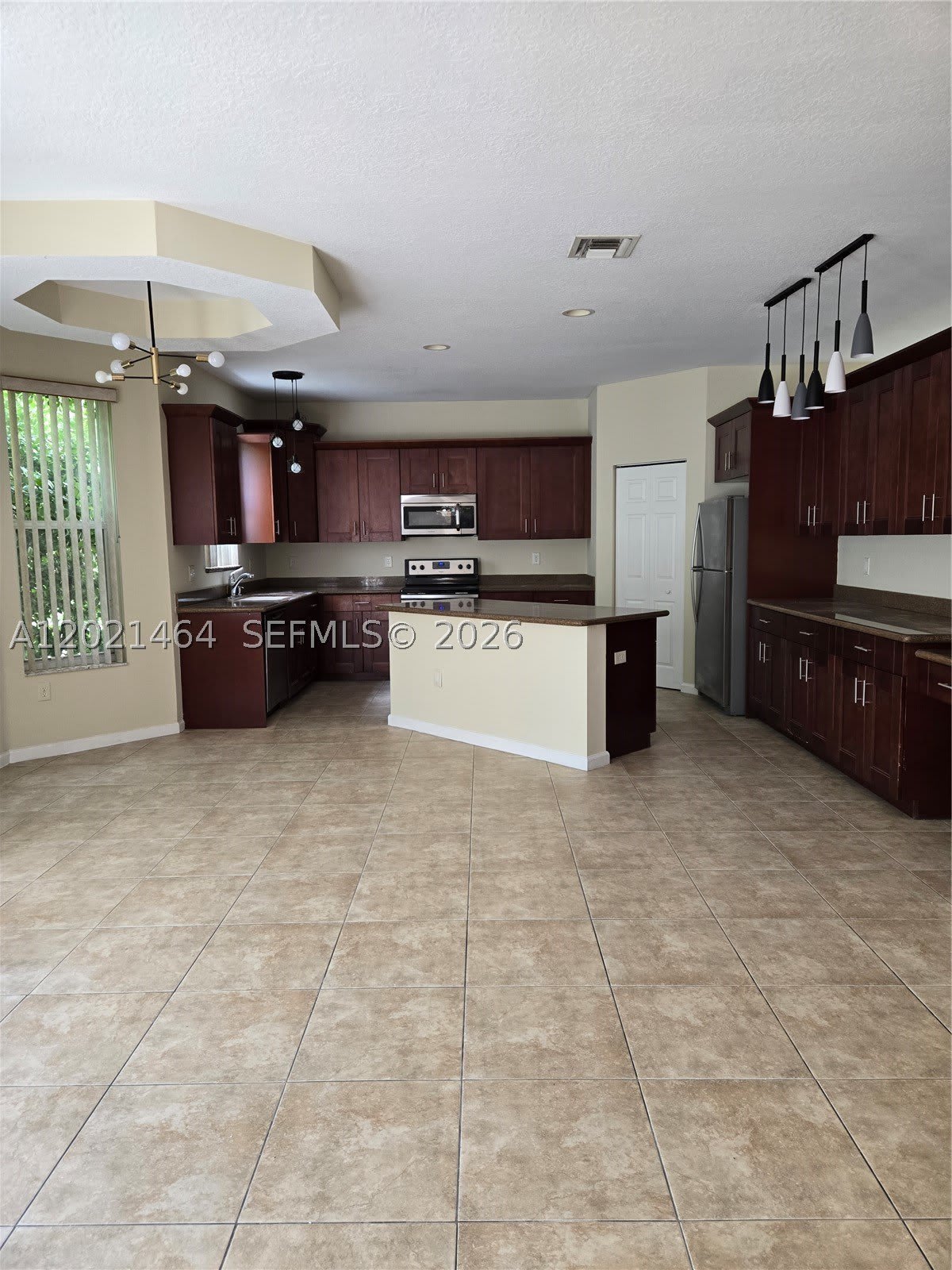 2221 Sloane Pl – photo 2