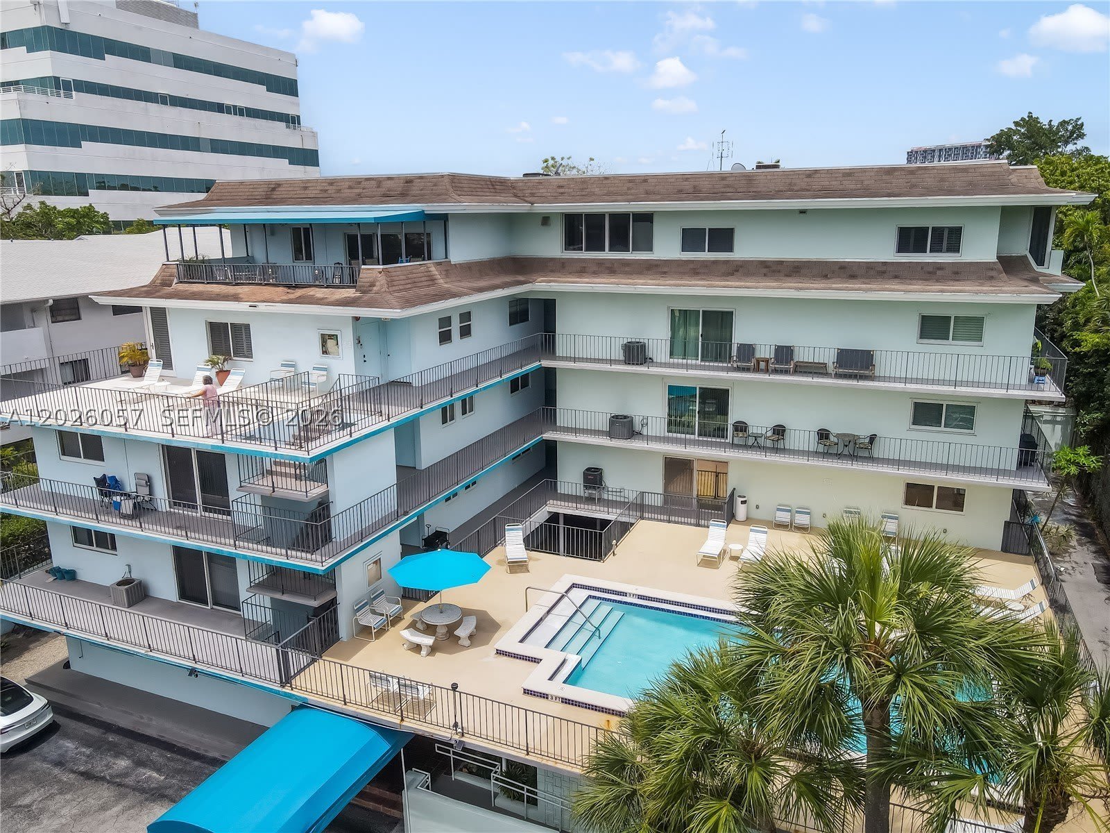 2539 S Bayshore Dr – photo 1