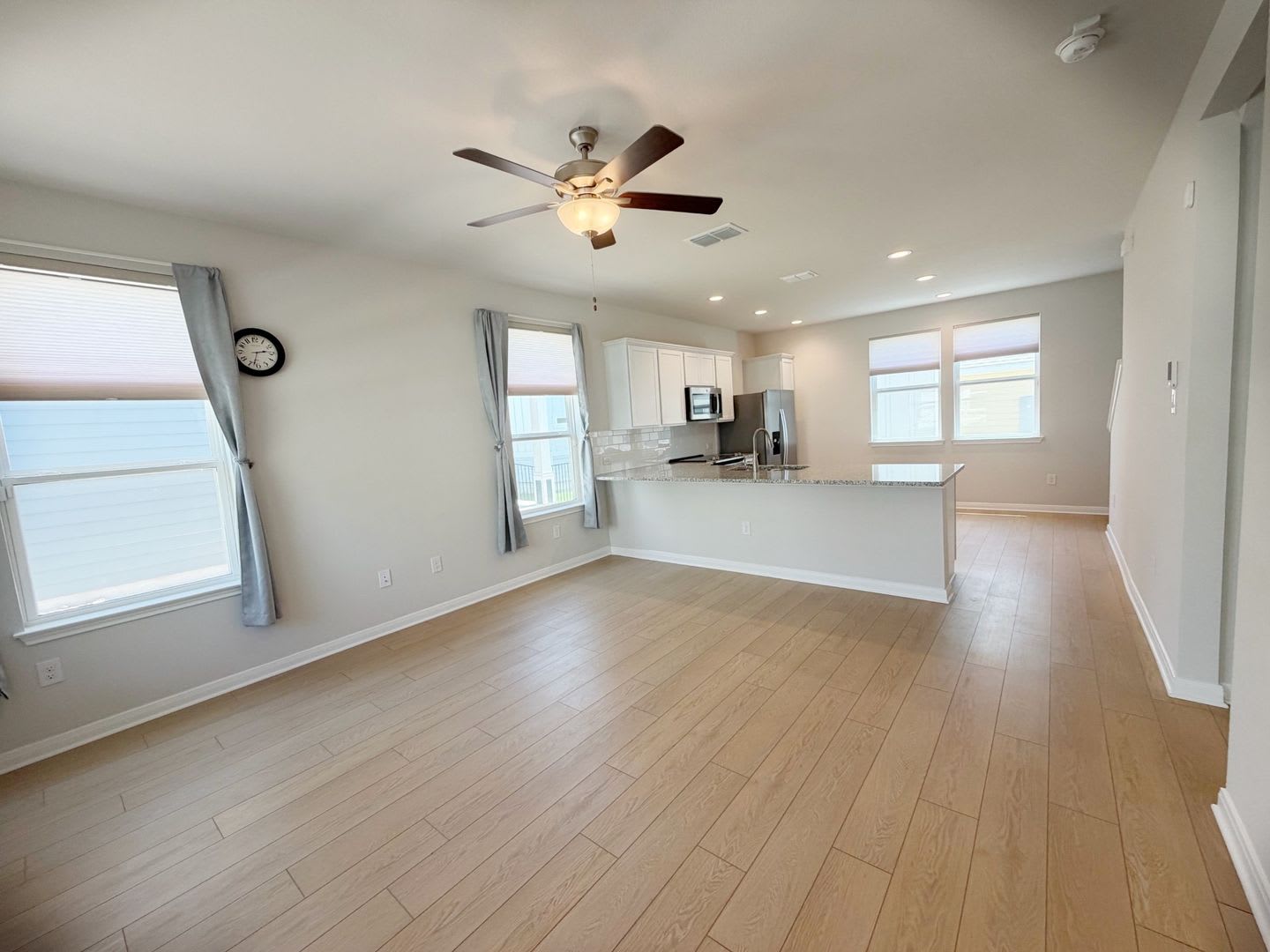 2 Bed / 2.5 Bath Home Ready for Lease! – photo 2