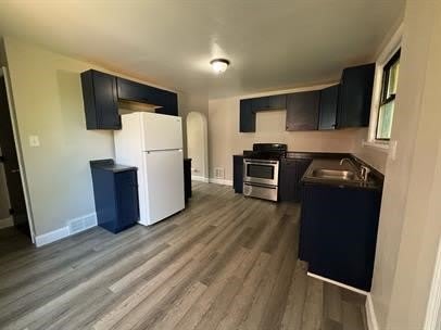 929 Vankirk St – photo 3