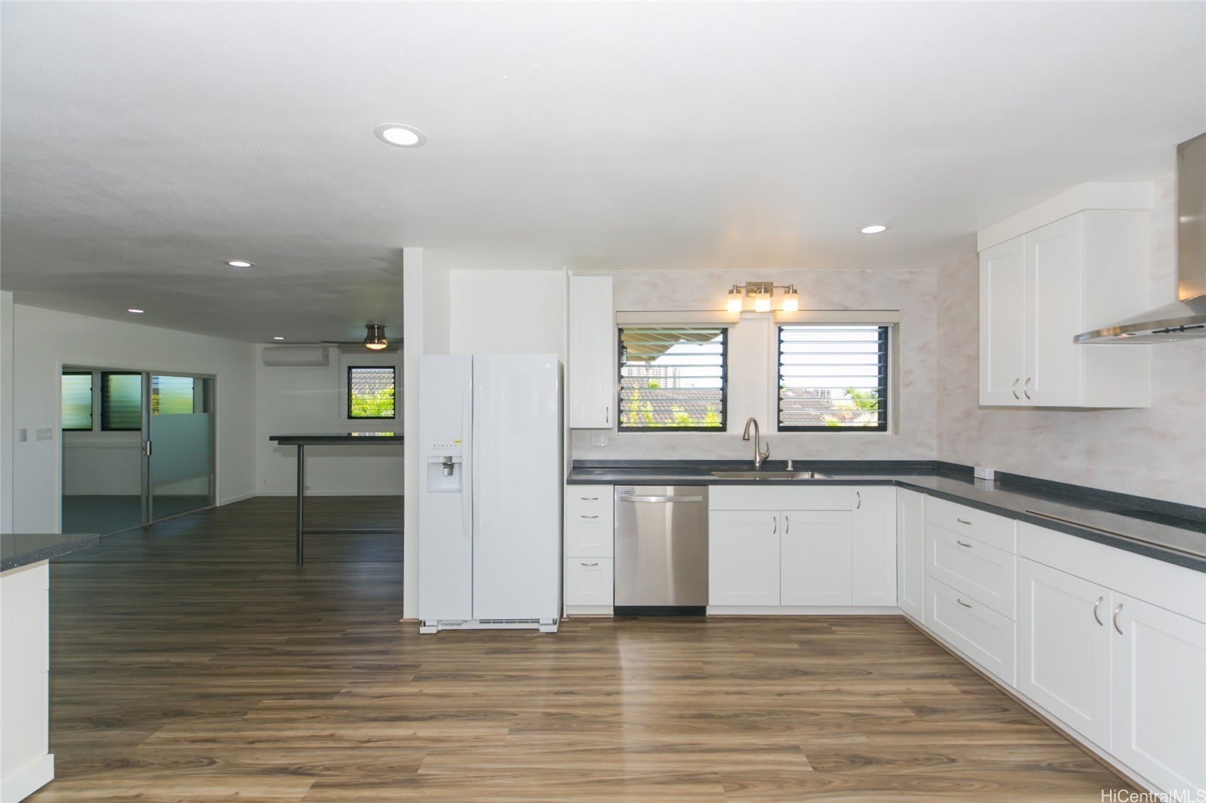 1355 Ala Napunani Street – photo 3