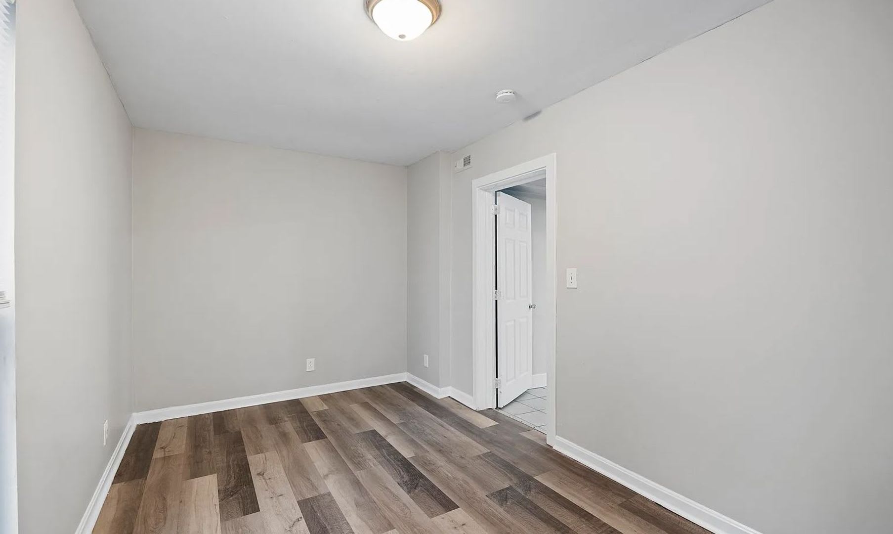 STUNNING! Three bedroom house! – photo 5