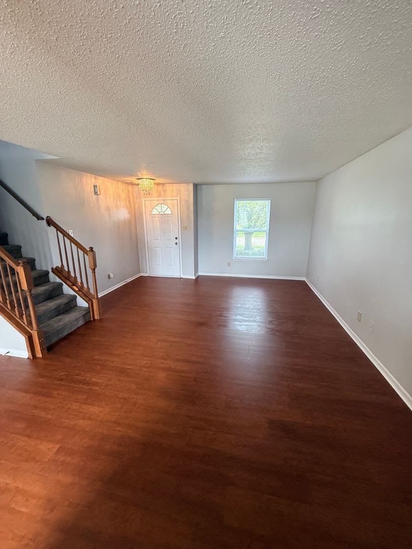Move-In Ready 3-Bedroom Home in Fishers with Brand-New Flooring! – photo 3