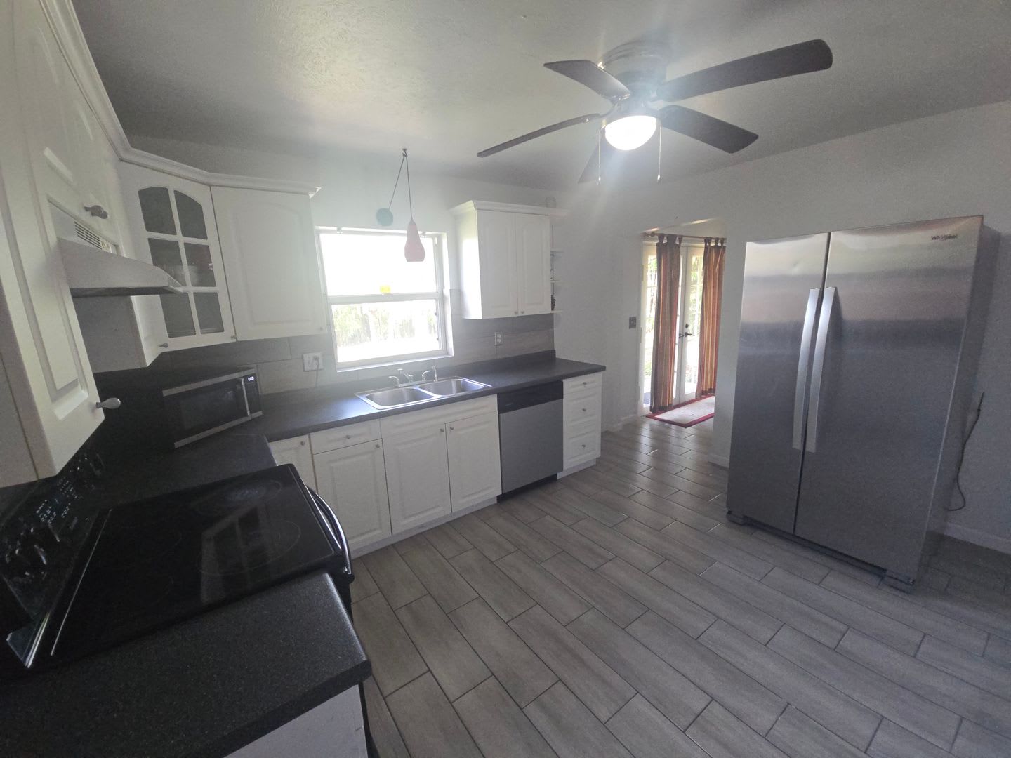3 Bedroom 2 Bath Home Great Location – photo 3