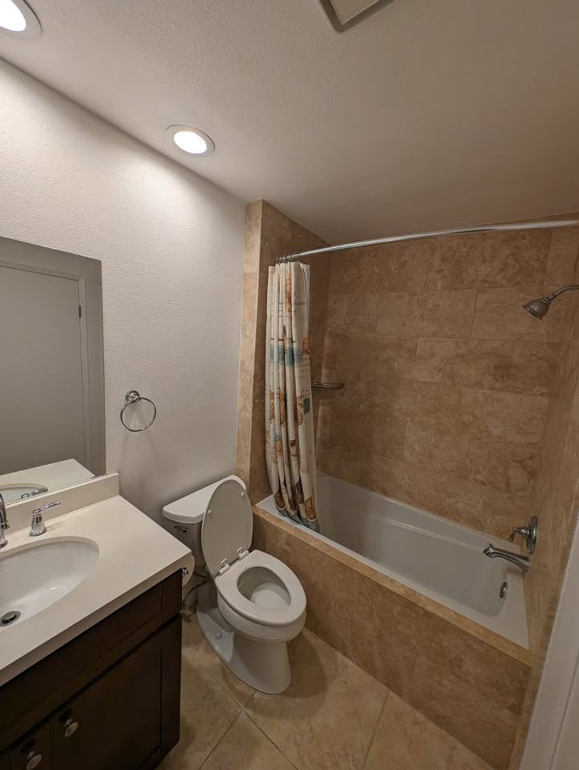 PICTURE PERFECT 2 BR/2 BATH PLUS LOFT "CRYSTAL CAY" COND0 – photo 5