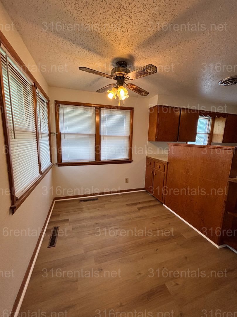 Two Bedroom One Bath House Available Now – photo 4