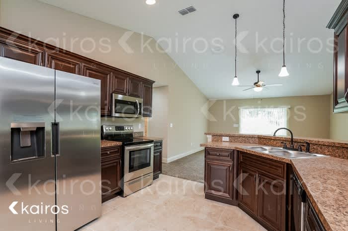 16903 Southwest 40th Circle – photo 5