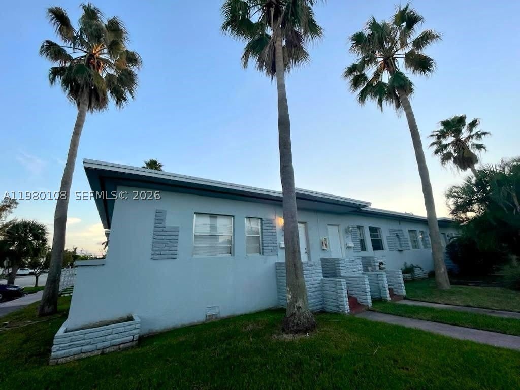 1900 Calais Dr – photo 1
