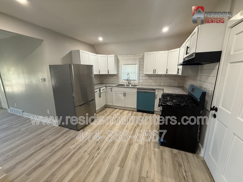 845 S 75th Street – photo 2