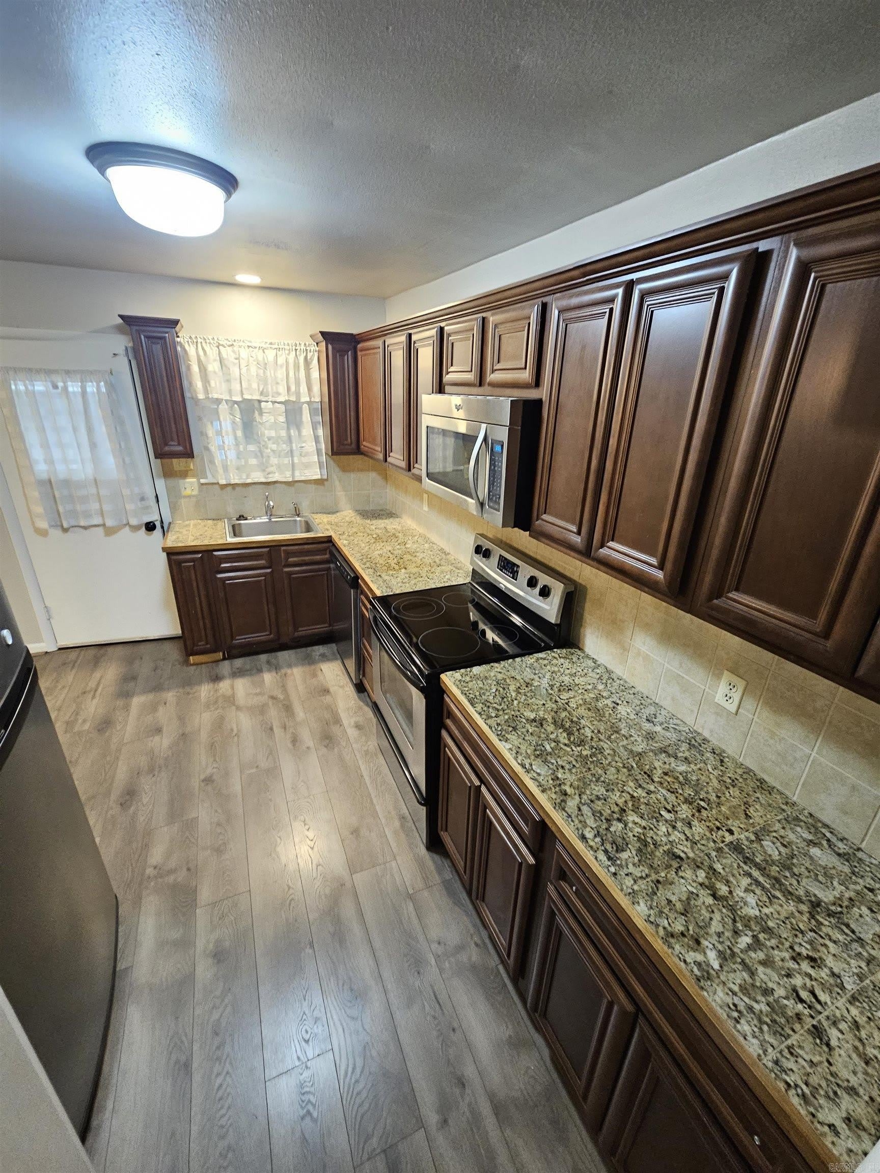 709 N Buchanan Street – photo 5