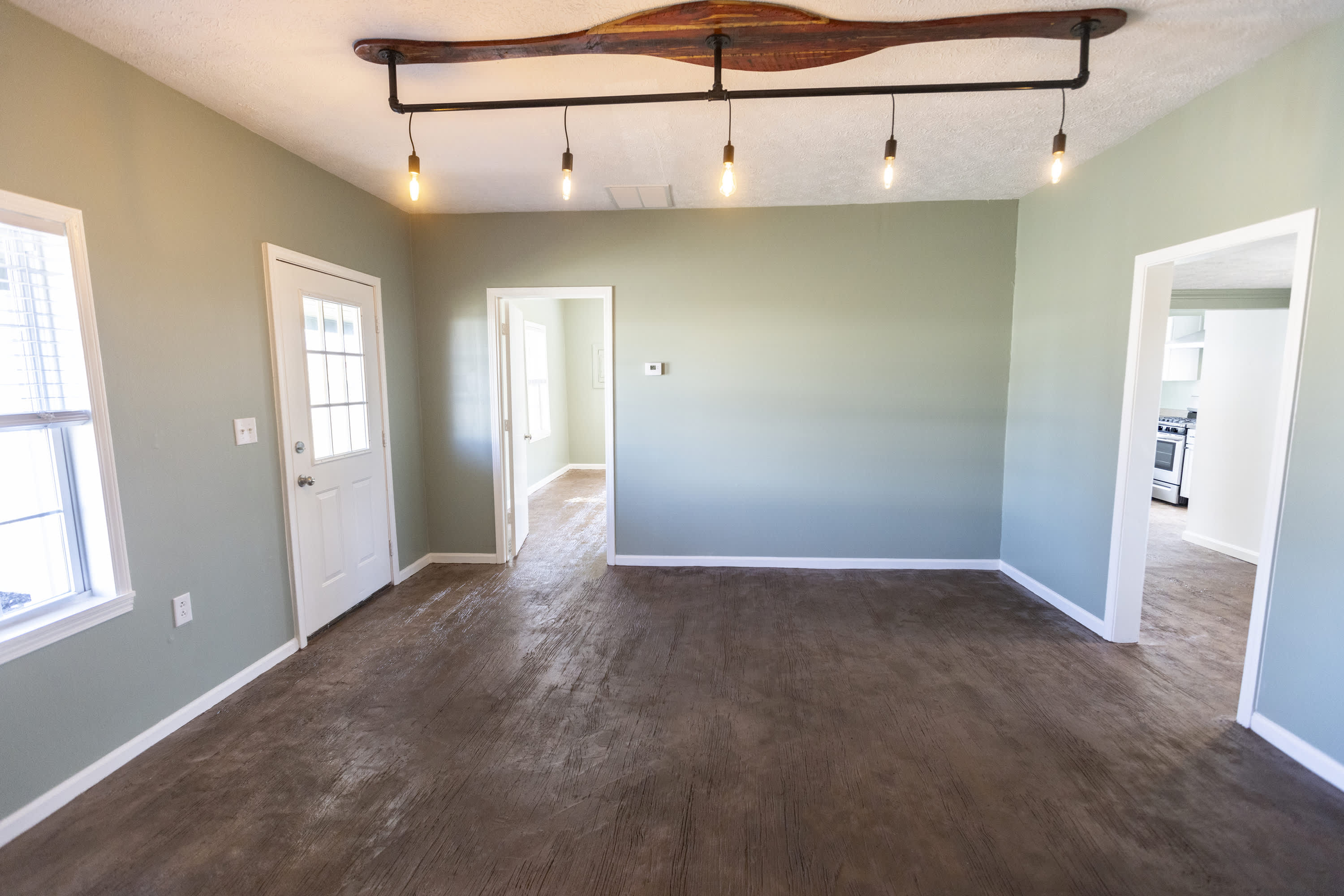 304 Quigley Street – photo 5