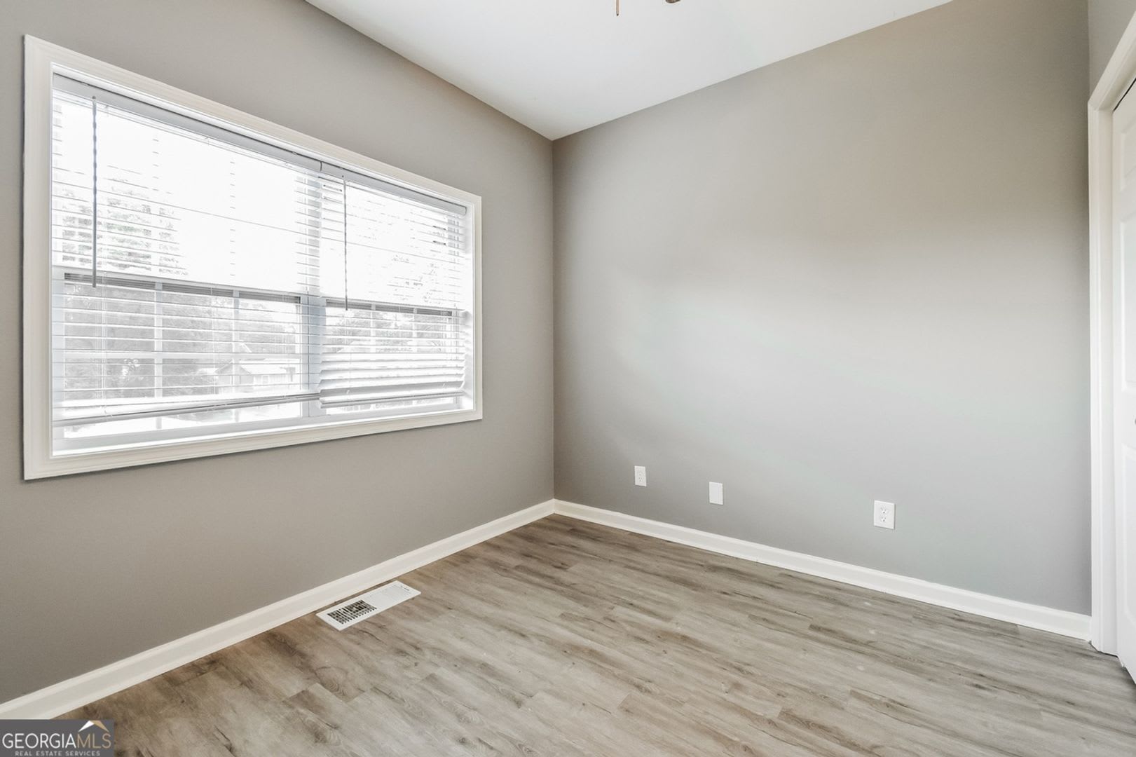 Room in 6 Bedroom Home at Etheridge Dr NW – photo 5