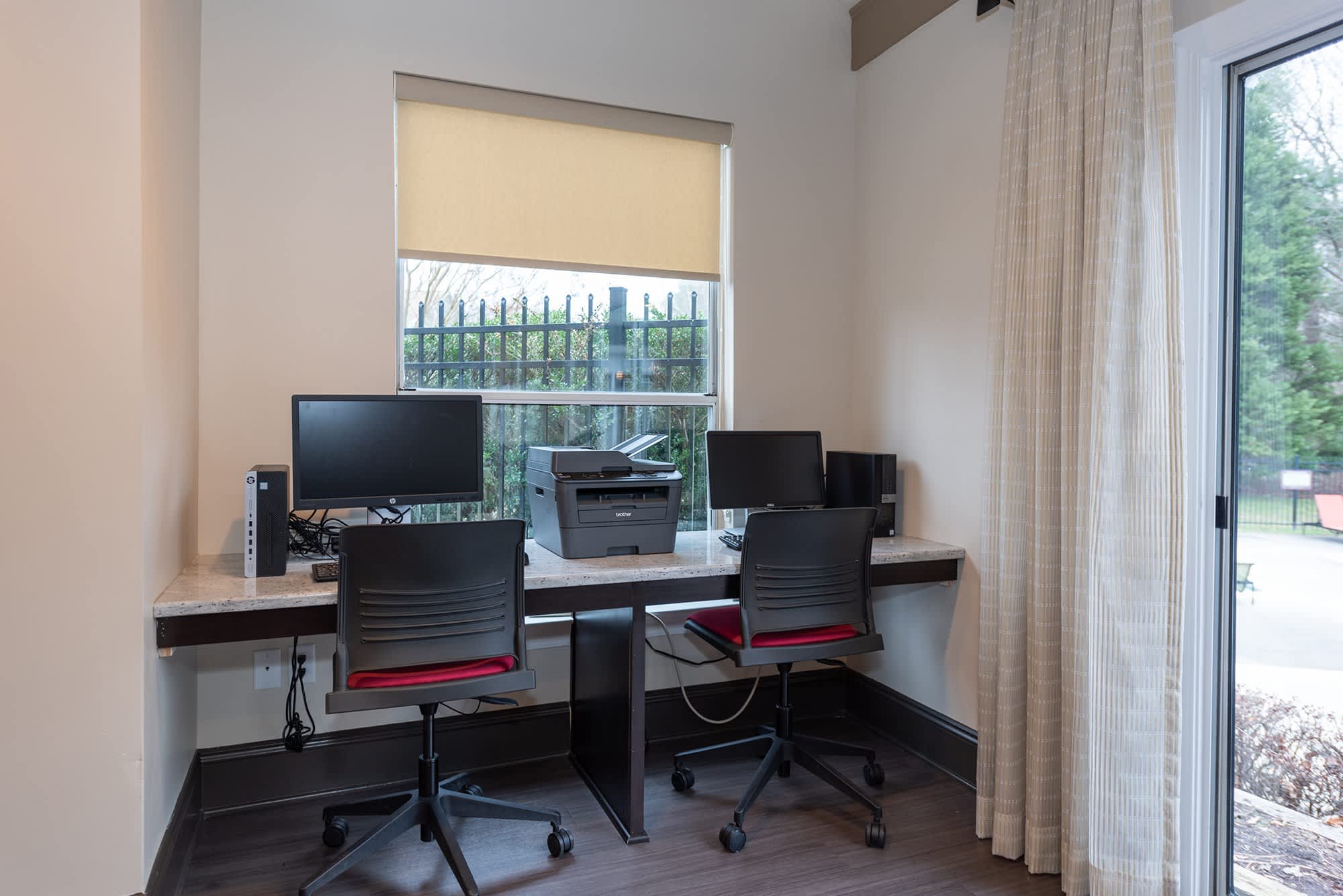 Hanover Crossing Apartments – photo 5