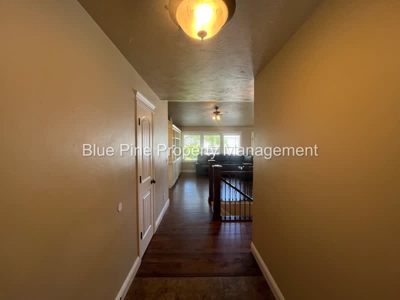 340 Chateau Drive – photo 2