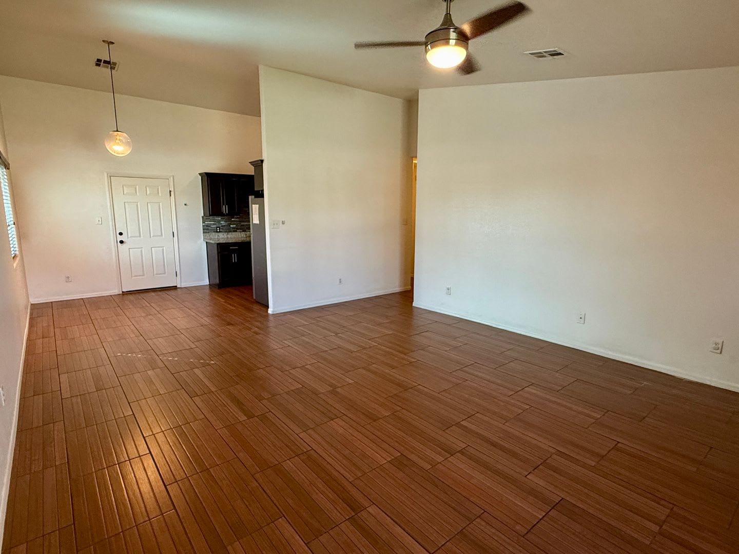 4 Bedroom Home in San Luis AZ. with Fenced Lot and Landcaping – photo 5