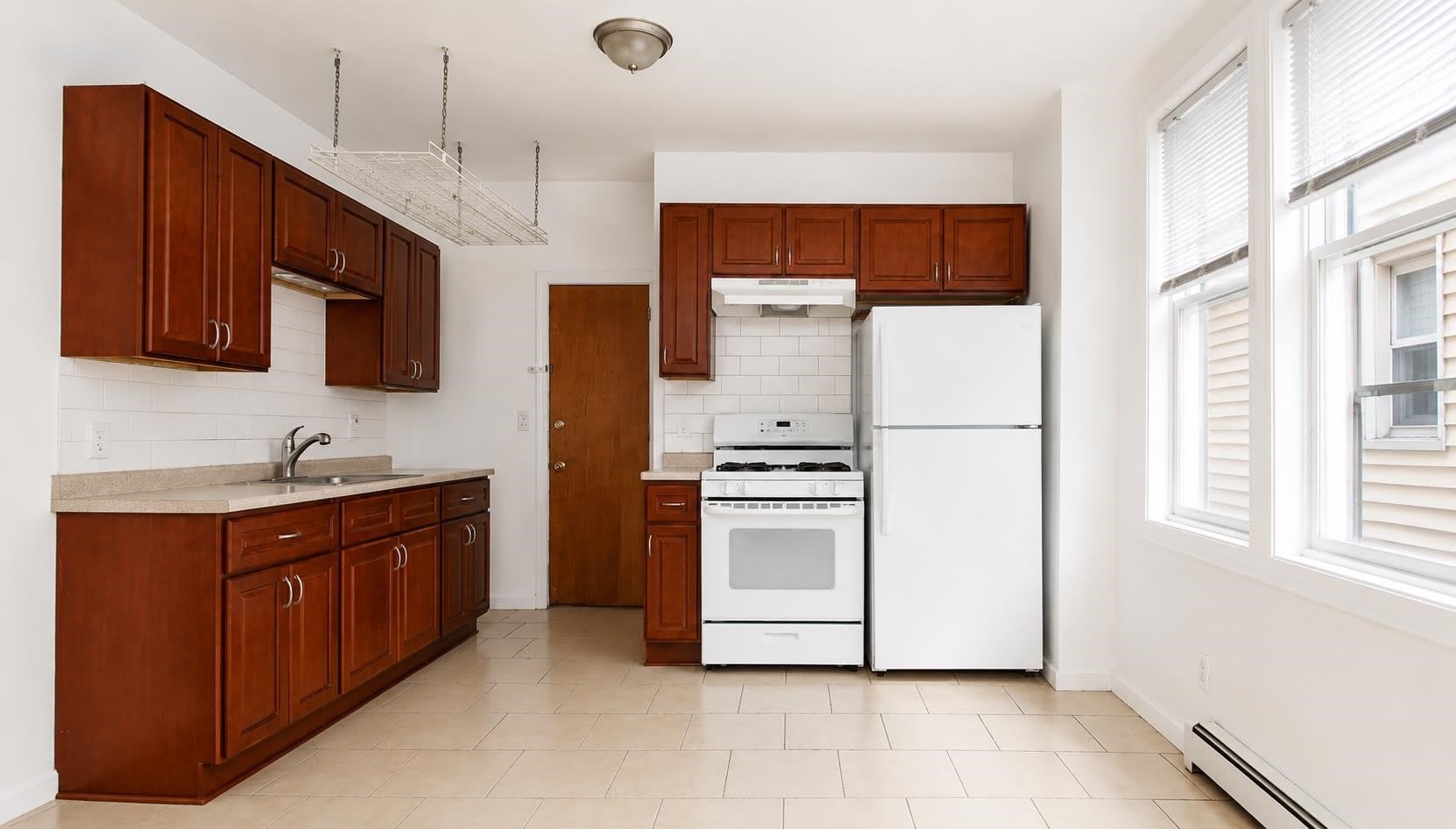 291 LINDEN AVE – photo 2
