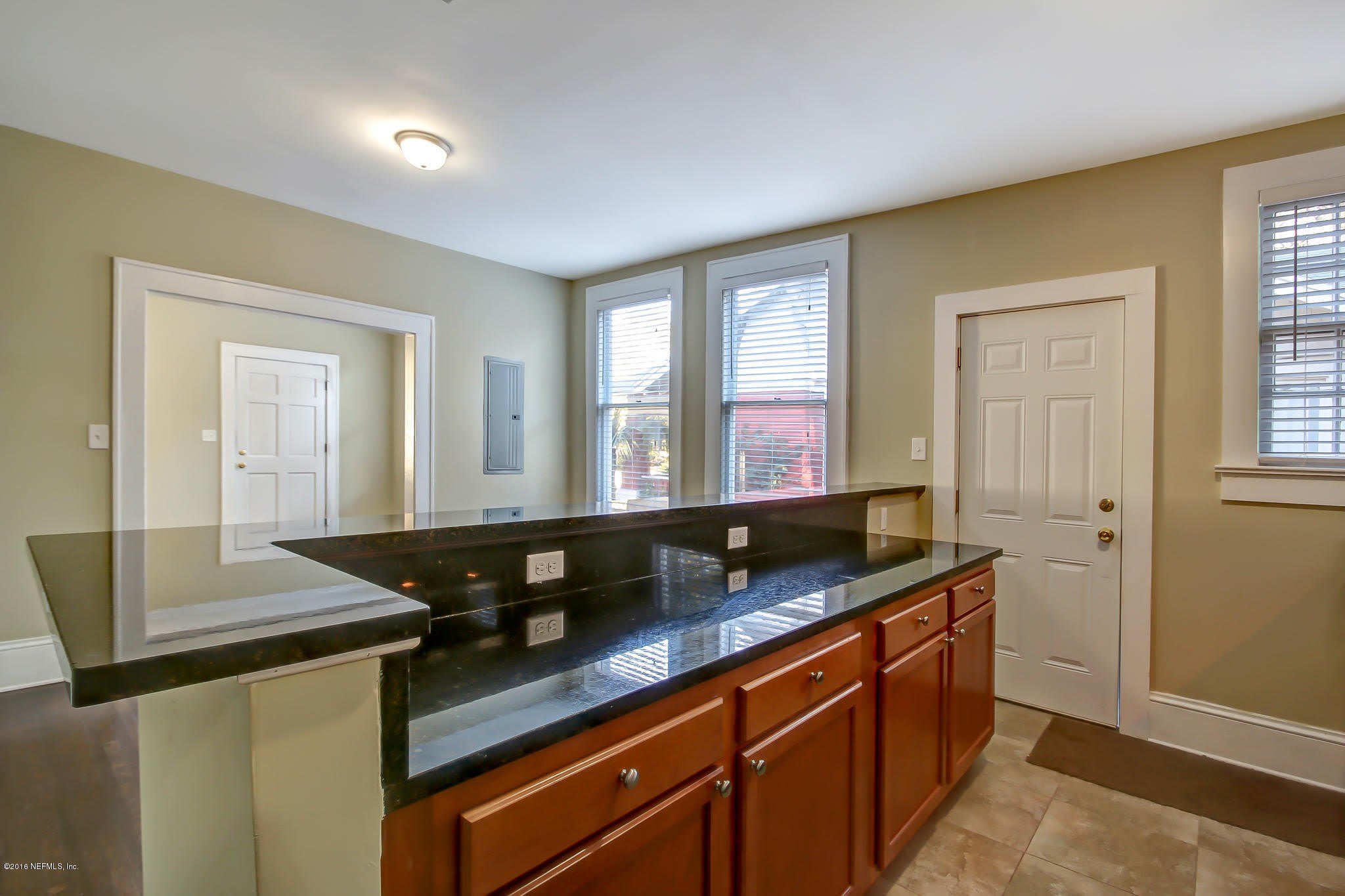 3868 HERSCHEL Street – photo 4