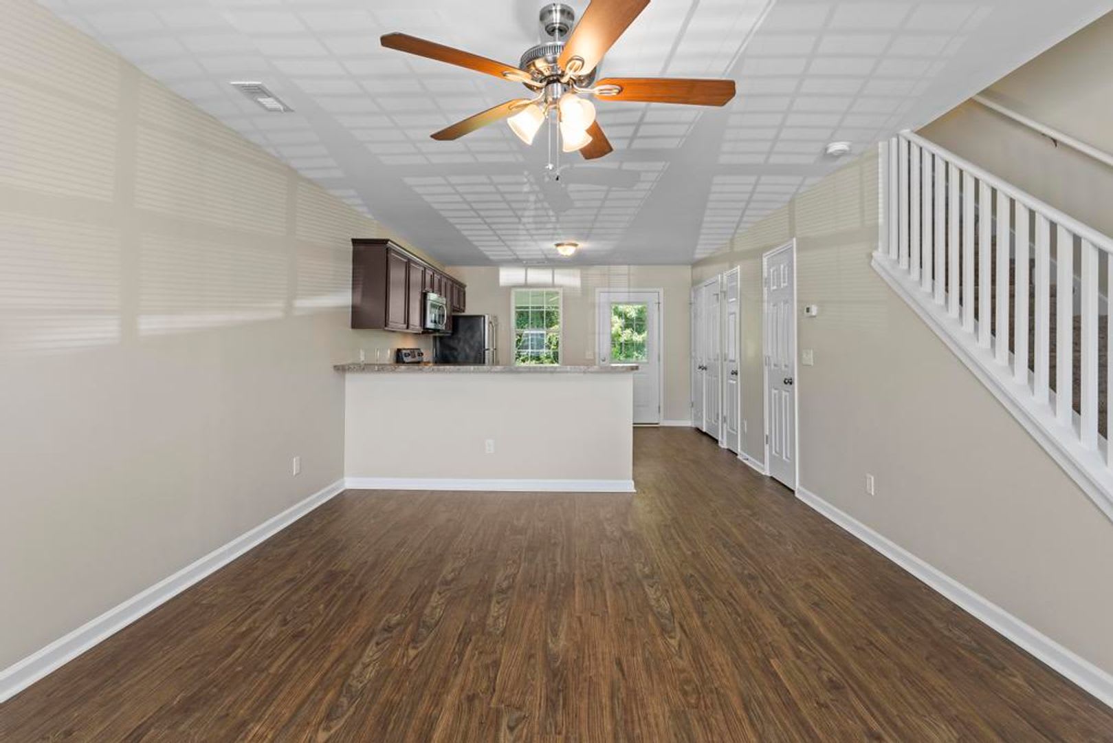 Minutes to OAJ Airport! Beautiful Townhomes! – photo 4